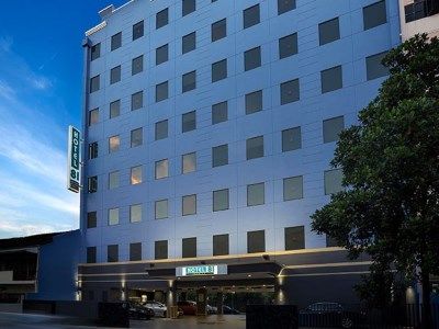 81 Premier Hollywood Khách sạn
