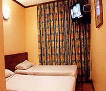 81 Premier Hollywood Khách sạn
